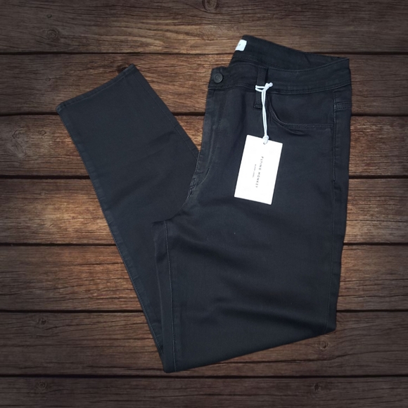 Flying Monkey Denim - NWT Flying Monkey Mid Rise Crop Skinny Jeans Size 32/15